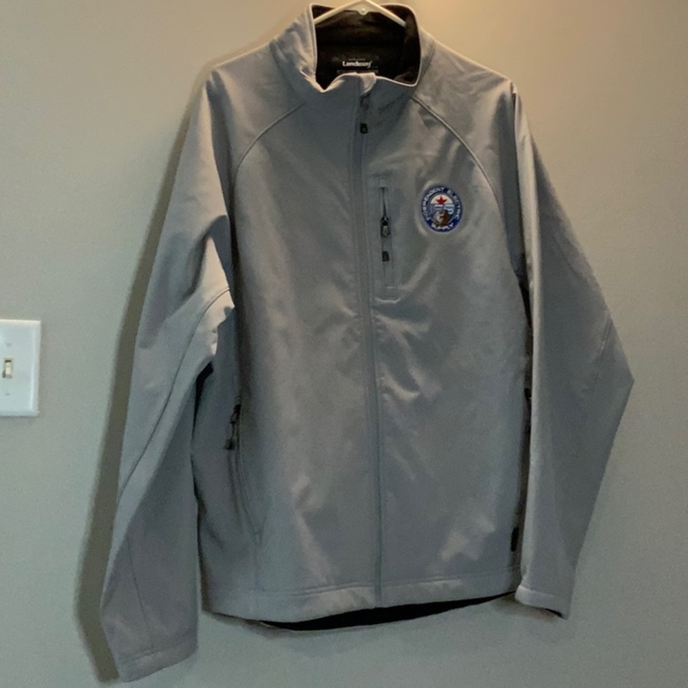 New - Landway: Men's Creme Softshell Jacket - Size XL, IES and Eaton Branded
